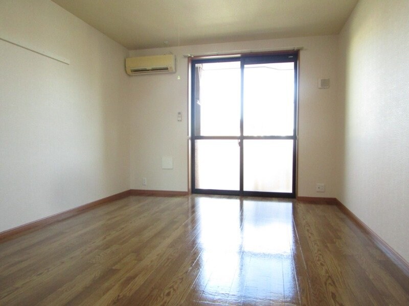 物件内観写真6　(同一物件の別部屋の写真です)