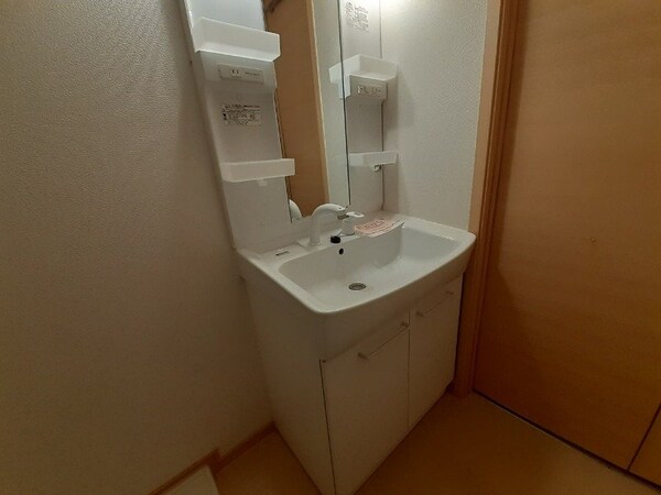 洗面所(同タイプ反転写真です)