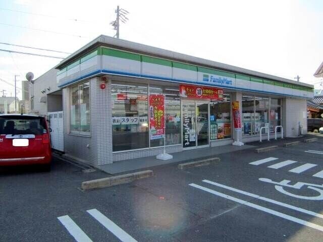 ファミリーマート名張希央台店