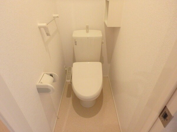 トイレ(同物件別部屋参考写真)