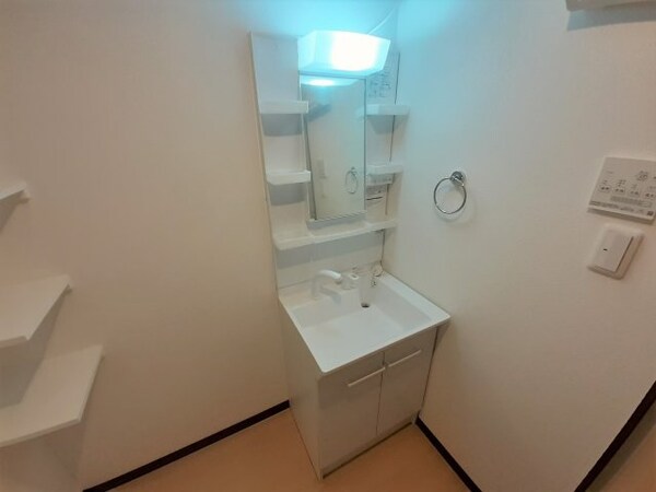 洗面所(同物件別部屋)