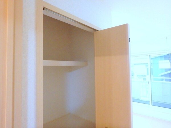 収納(同型参考写真)