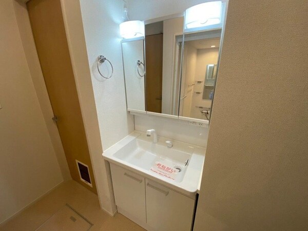 洗面所(同型参考写真)