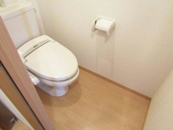 トイレ(同物件別室の写真です。)