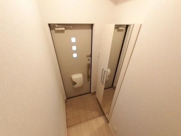 玄関(同型タイプ)