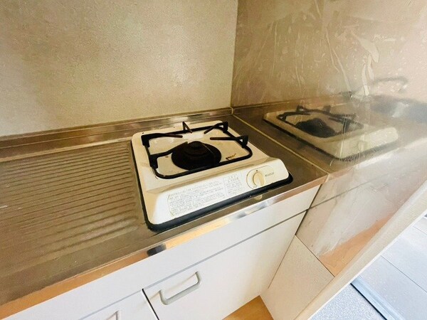 キッチン(同物件別部屋)
