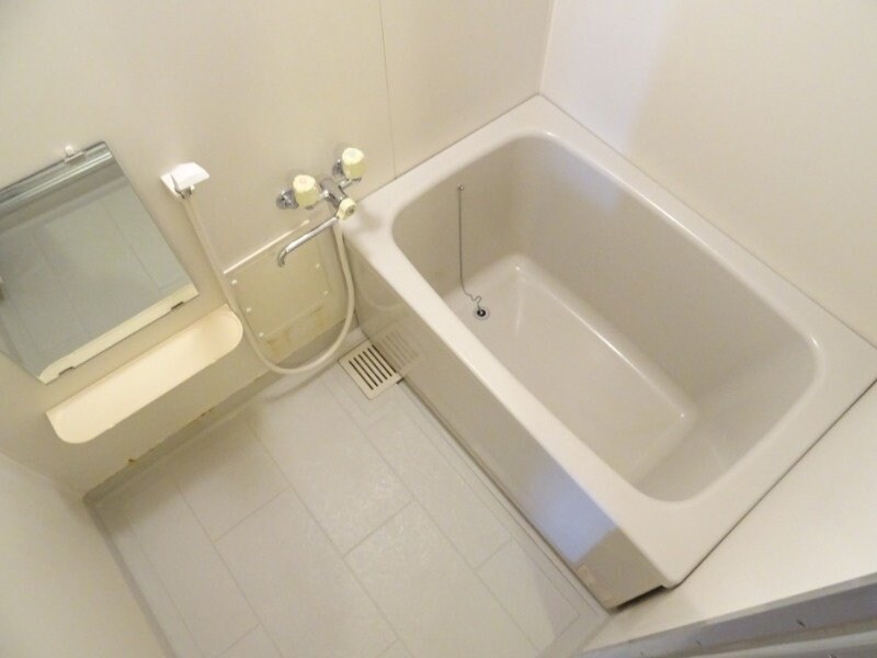 バス／シャワールーム等(同型参考写真)