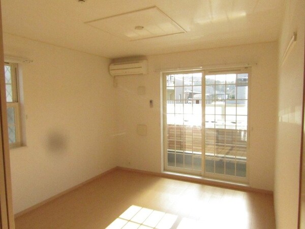 居室・リビング(同タイプの部屋写真です)