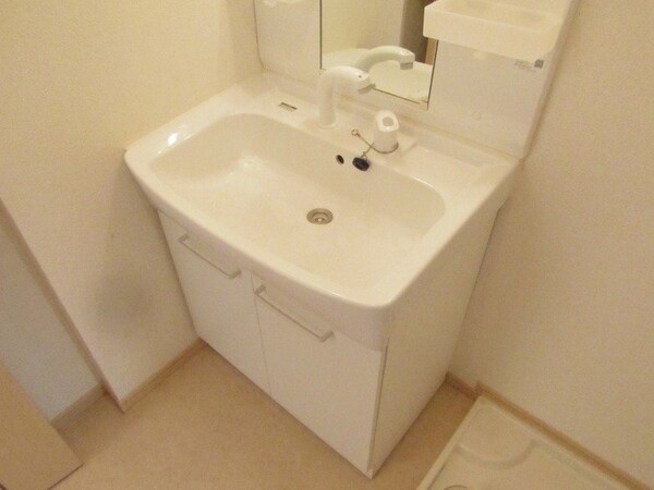 洗面所(同タイプの部屋写真です)