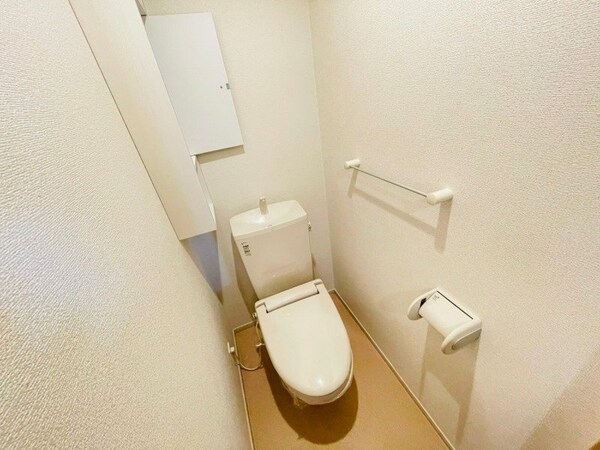 トイレ(同タイプ参考写真です)