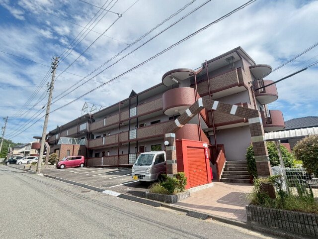 ルミエールヒルズ