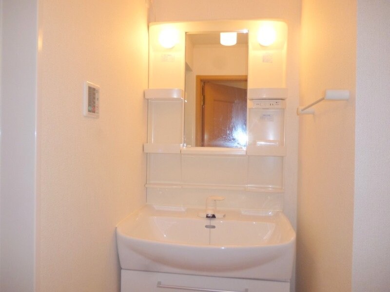 物件内観写真9　(同物件別室反転画像)