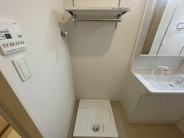 洗面所(同型参考写真)