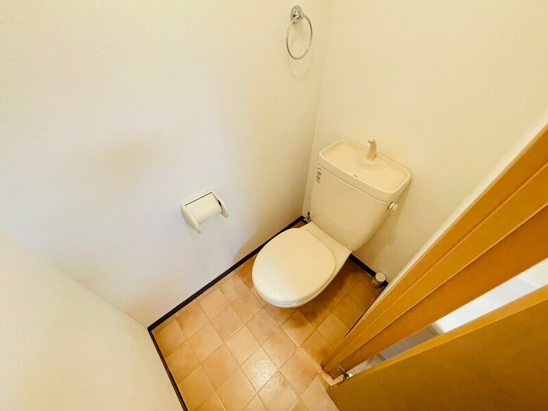 物件内観写真8　(同一物件の別部屋の写真です。)