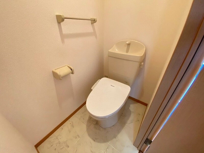 物件内観写真8　(同物件別室反転タイプ画像)