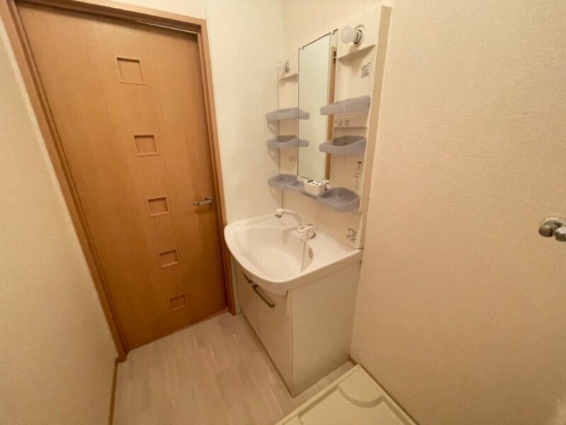 物件内観写真11　(同物件別室反転タイプ)