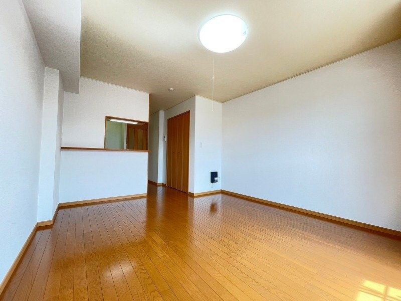 物件内観写真6　(同物件別室反転タイプ画像)