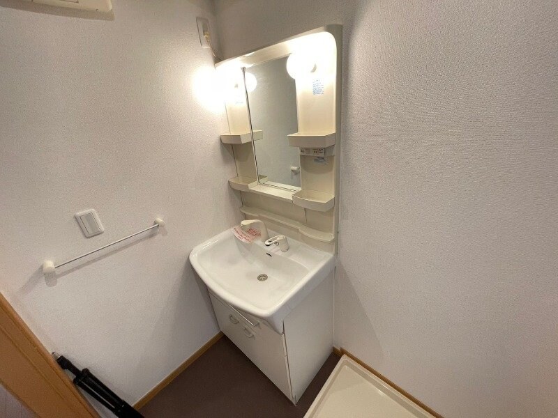 物件内観写真10　(同物件別室反転タイプ画像)