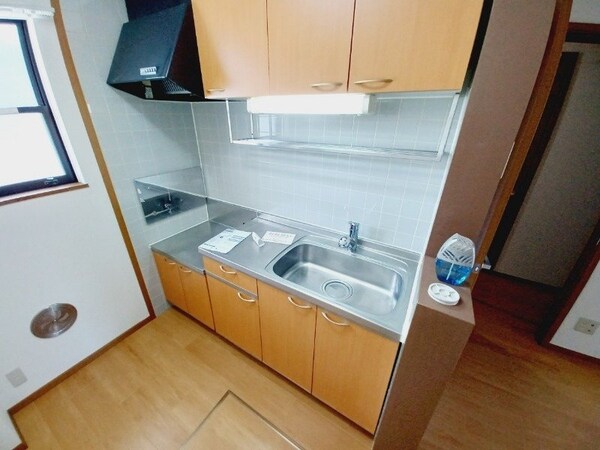 キッチン(同型参考写真)