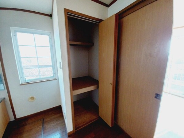 収納(同型参考写真)