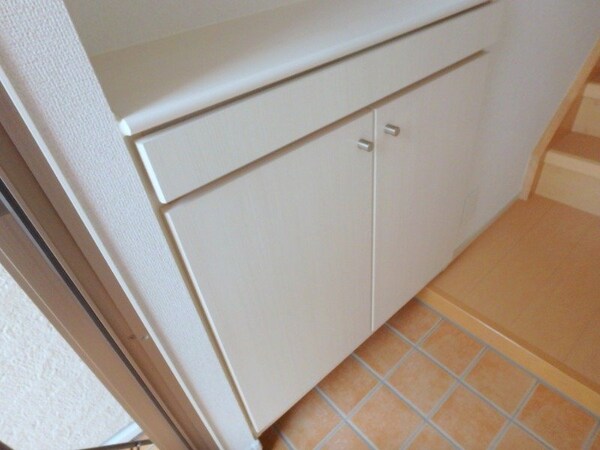 玄関(同物件別部屋)