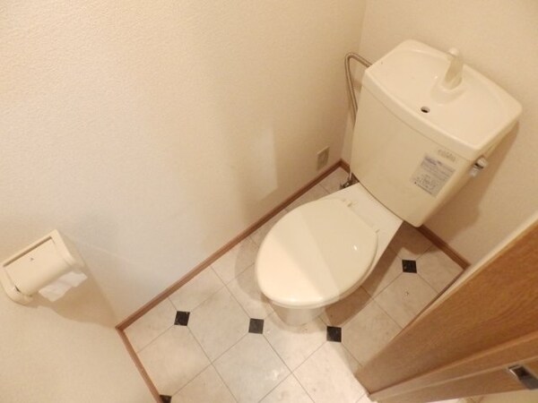 トイレ(トイレ別部屋の写真です)