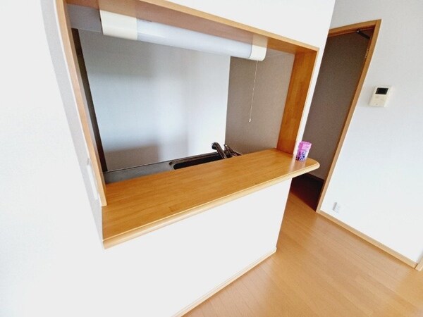 キッチン(同物件別部屋参考写真です。)