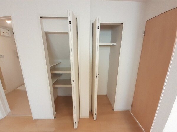 収納(同型参考写真)
