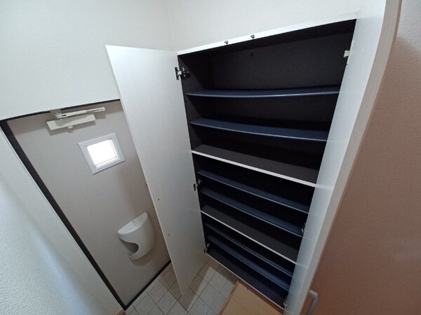 収納(同物件別部屋写真)
