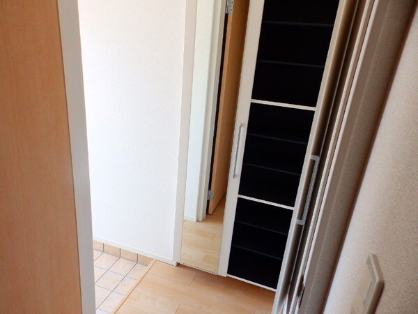 収納(同タイプの部屋写真です。)