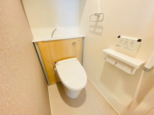 トイレ(別部屋反転写真です)