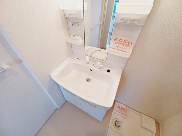 洗面所(同型参考写真)