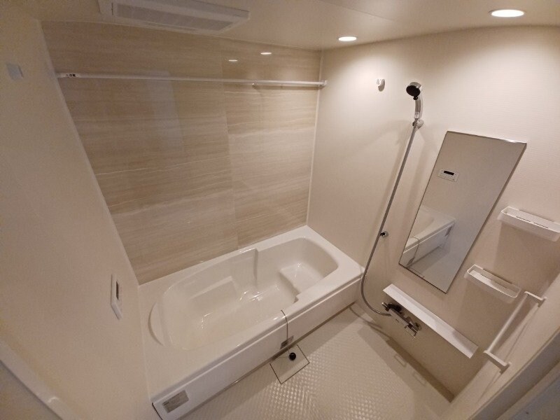 物件内観写真5　(同タイプの部屋写真です。)