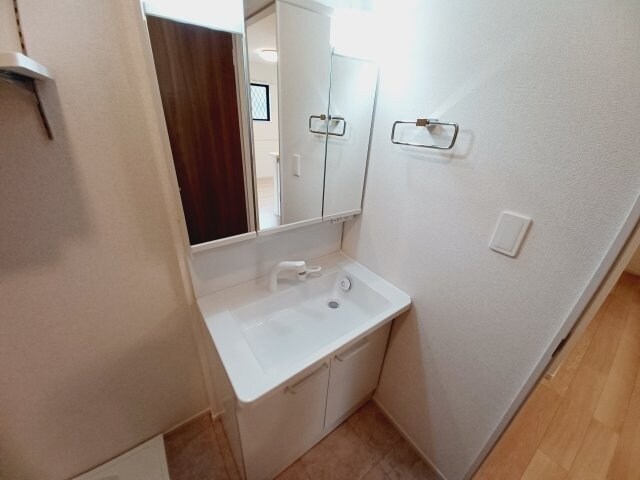 物件内観写真6　(同タイプの部屋写真です。)