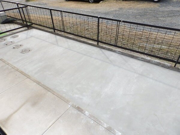 バルコニー(同型参考写真)