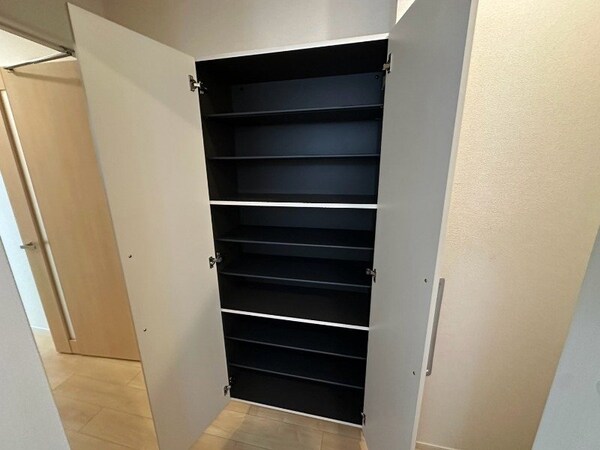 収納(同型参考写真)