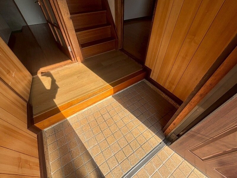 物件内観写真11　(玄関)