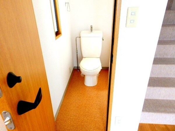 トイレ(同物件、別部屋写真です)