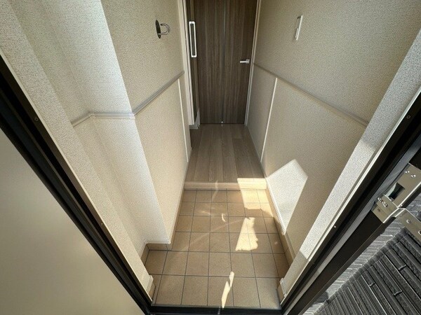 玄関(同型参考写真)