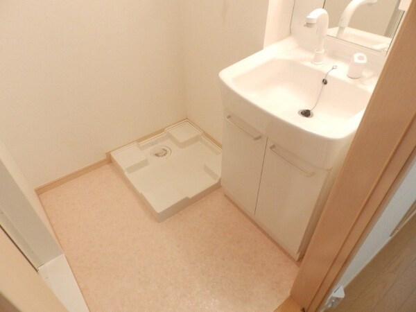 洗面所(同物件別部屋のお写真です。)