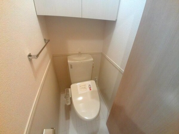 トイレ(同建物の別部屋写真です)