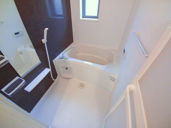 バス／シャワールーム等(同型参考写真)
