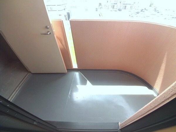 バルコニー(同建物の別部屋写真)