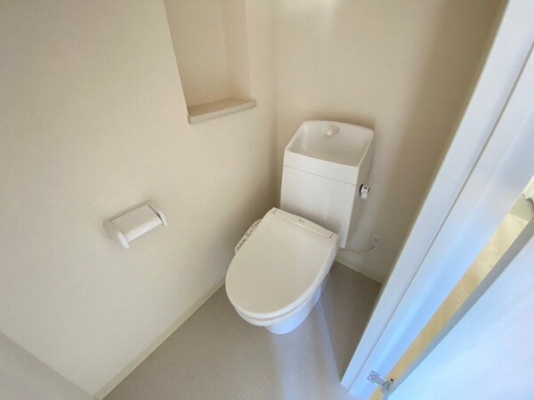 トイレ(同物件別部屋のお写真です。)