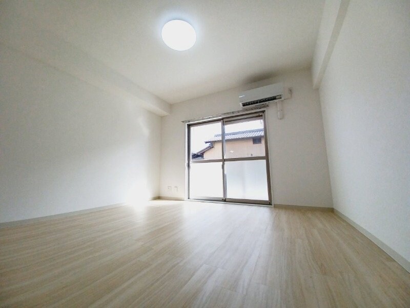 物件内観写真18　(同物件別部屋反転写真です。)