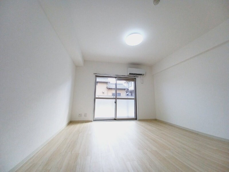 物件内観写真23　(同物件別部屋反転写真です。)