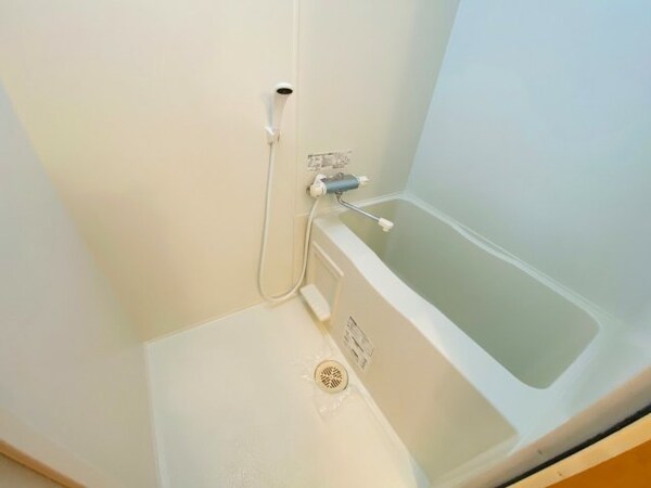 バス／シャワールーム等(同物件、別部屋の写真です)