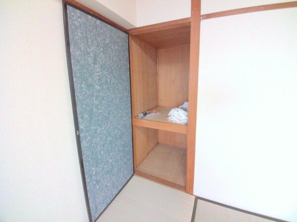 収納(同物件別室写真)
