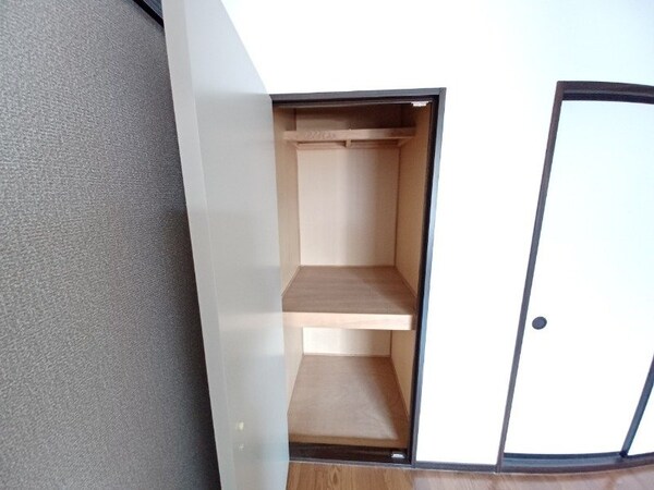 収納(同物件別室写真)