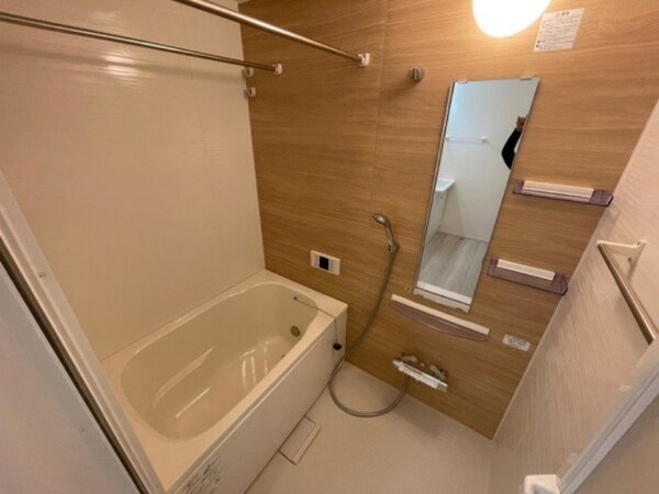 バス／シャワールーム等(同物件、別部屋モデル)